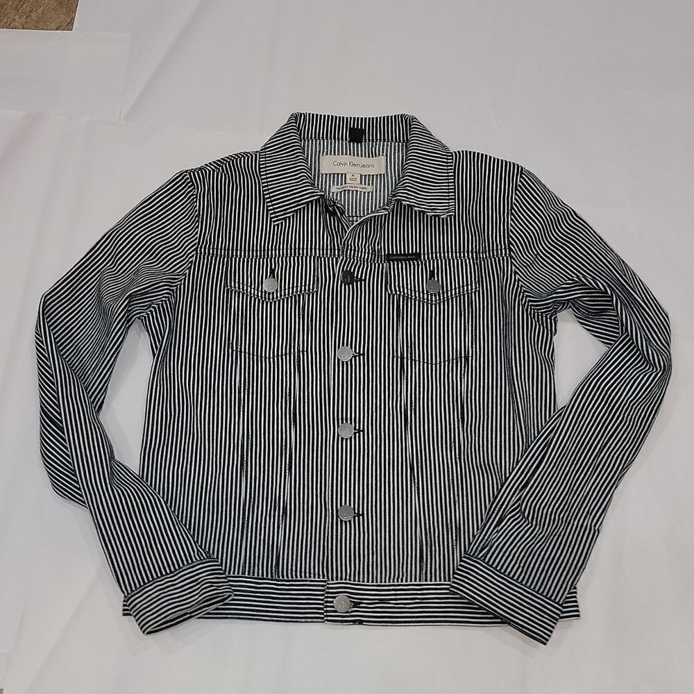 Calvin Klein Clean Line Trucker Teddy Stripe Engineer Denim Jacket NWOT Size M - Picture 5 of 10